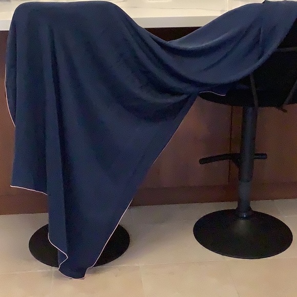 Classy blue and pink Marc Jacobs scarf. - Picture 4 of 4